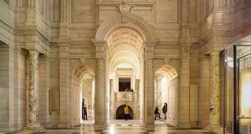 V&A: Marie Antoinette Style